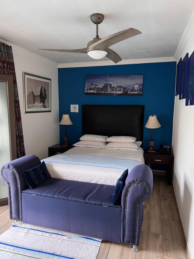 2 Op Terblanche Guesthouse Boksburg Esterno foto