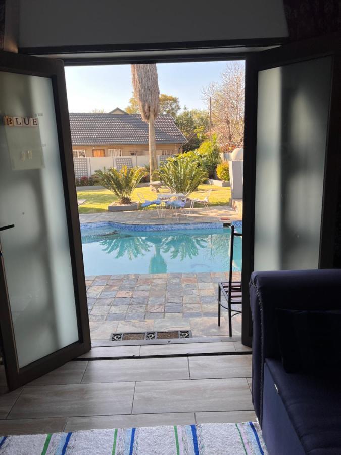 2 Op Terblanche Guesthouse Boksburg Esterno foto