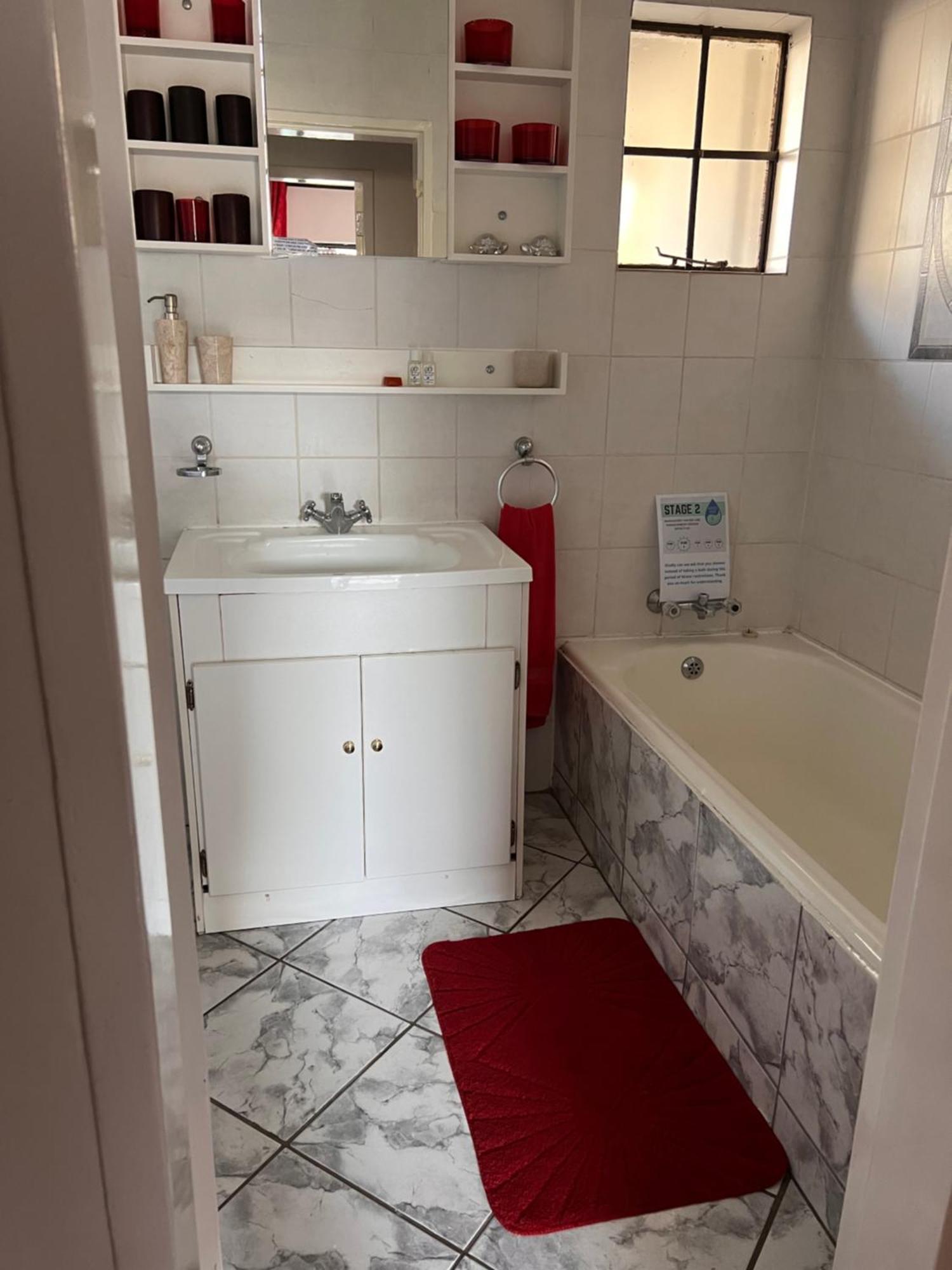 2 Op Terblanche Guesthouse Boksburg Esterno foto