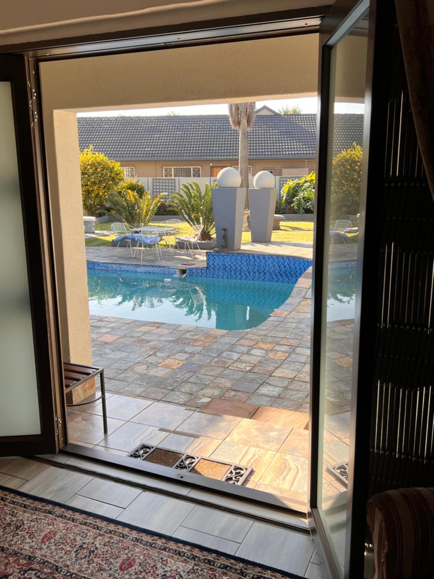 2 Op Terblanche Guesthouse Boksburg Esterno foto