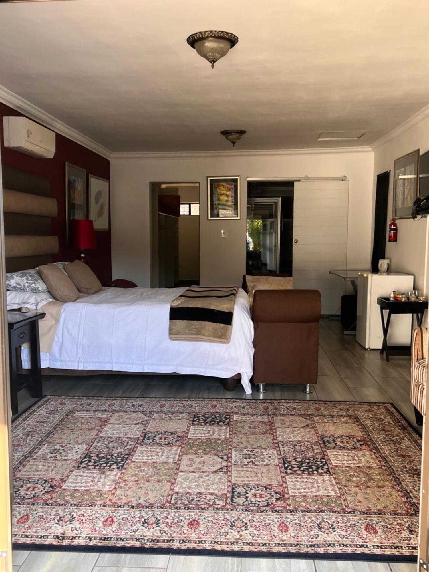 2 Op Terblanche Guesthouse Boksburg Esterno foto
