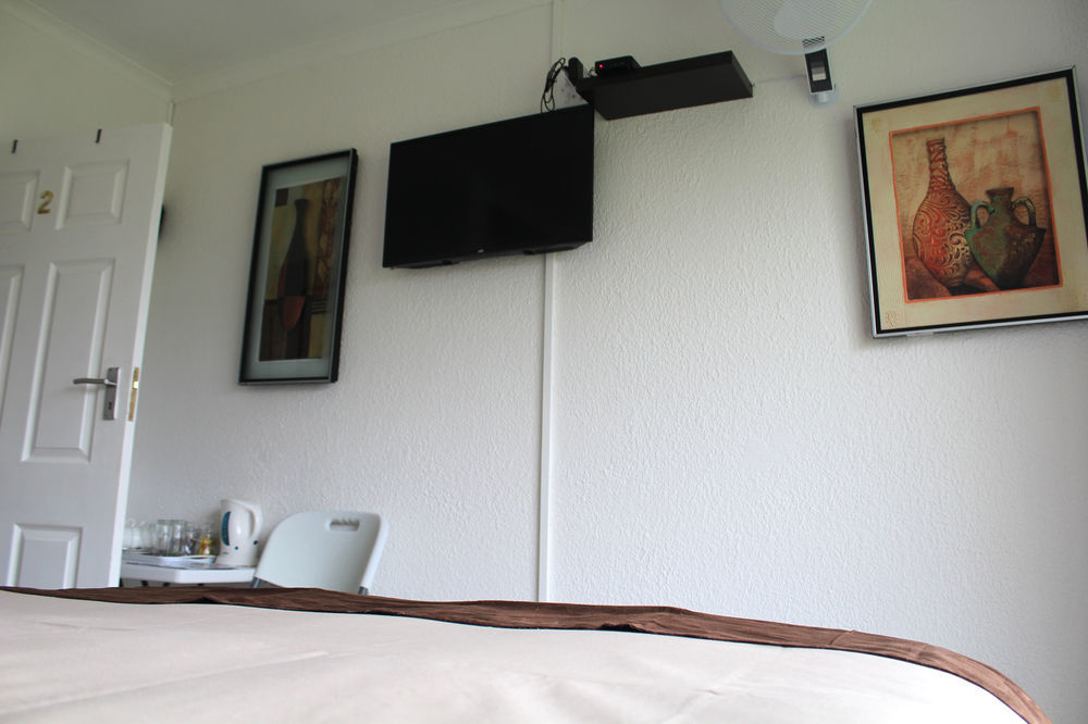 2 Op Terblanche Guesthouse Boksburg Esterno foto