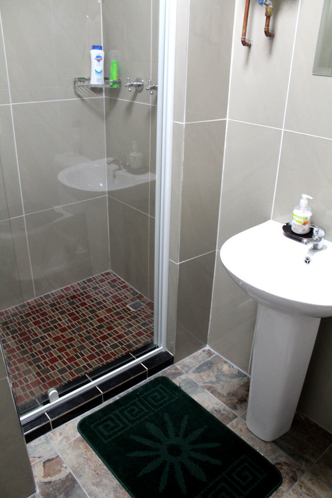 2 Op Terblanche Guesthouse Boksburg Esterno foto